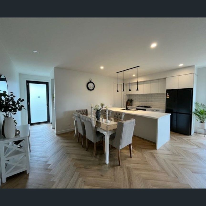 27 Allan Street, Kilmore, Vic 3764 - Photo 1
