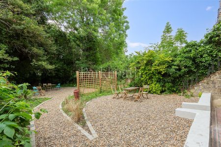 Christchurch Avenue, Kilburn, London - Photo 5