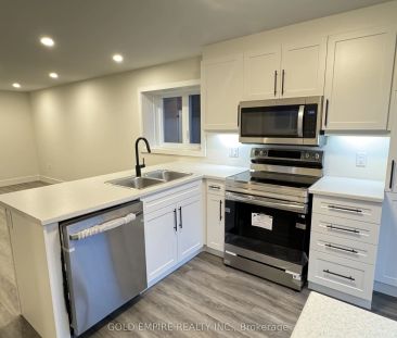 30 Julie Crescent #LOWER - Photo 5