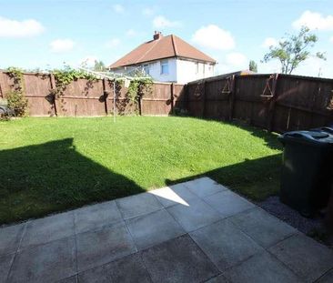 Holy Well Drive, Ravenscliffe, BD10 - Photo 3