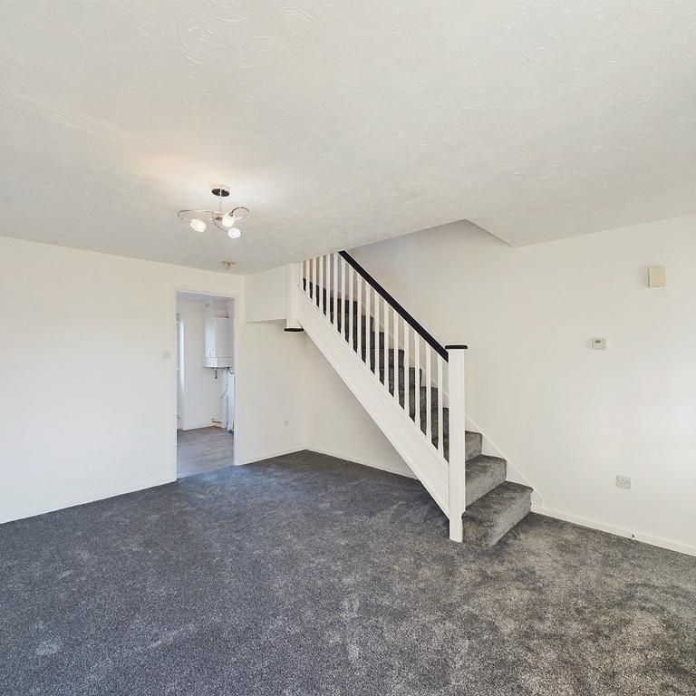 2 bedroom end of terrace house to rent - Photo 1