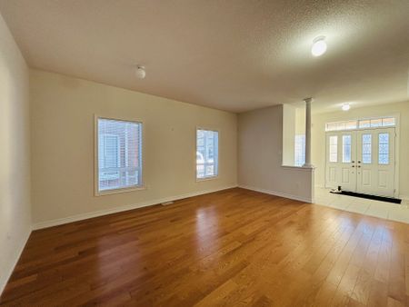 For Lease - 10 Benn Avenue, Georgina, Ontario - Photo 2