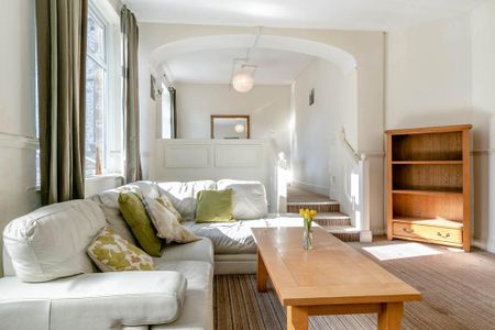 1 bedroom in a house share to rent - Photo 3