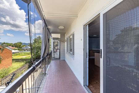 8/12 The Avenue, Hermit Park - Photo 4