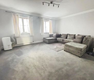 Warren Road, Ashford, Surrey, TW15 1SD - Photo 1