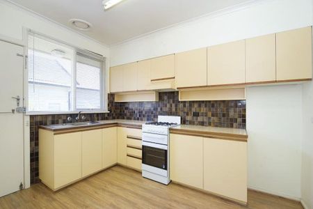 Unit 2/18 Blackburn Street, - Photo 3