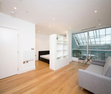 Studio to rent - Photo 2