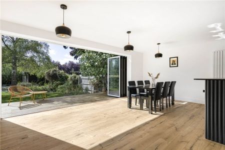 Stylish, versatile and newly constructed 4 bedroom detached house that is ideal for multi-generational or family living in this desirable location. - Photo 3