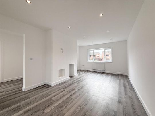 3 bedroom detached bungalow to rent - Photo 1