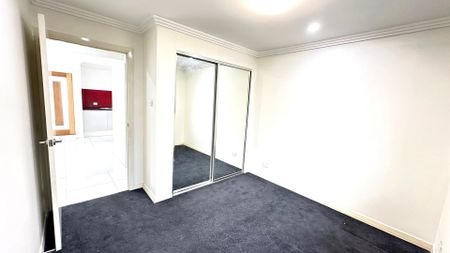 Modern 2 Bedroom Granny Flat with Water Usage Included &excl; - Photo 4