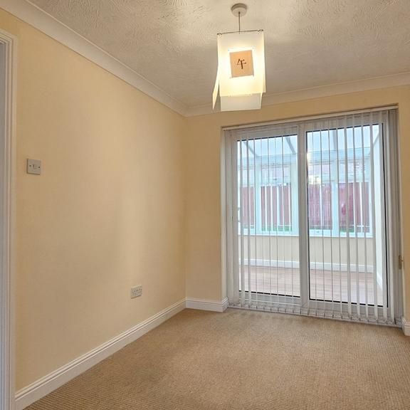 3 bedroom link detached house to rent - Photo 1