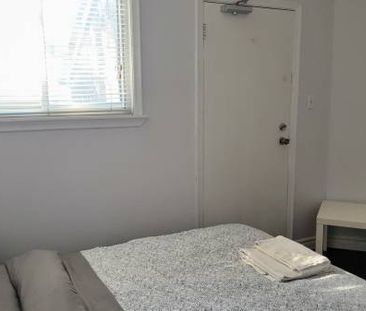 Furnished Downtown Studio - Photo 2