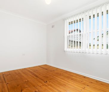 Freshly Repainted Family Home - Photo 4