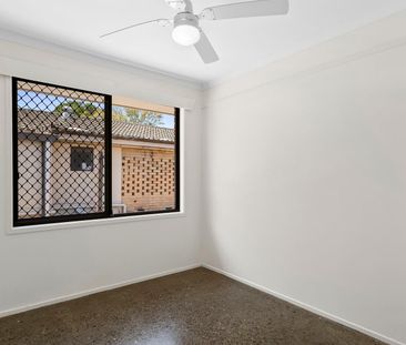 Spacious Family Home with Double-Storey Shed in Jindalee! - Photo 2