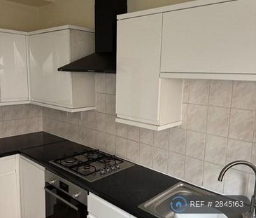 2 bedroom maisonette to rent - Photo 5