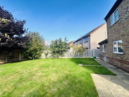 3 bedroom detached house to rent - Photo 5