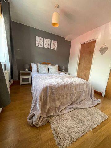 Newly Refurbished Double Room **Great Local Amenities** - Photo 5