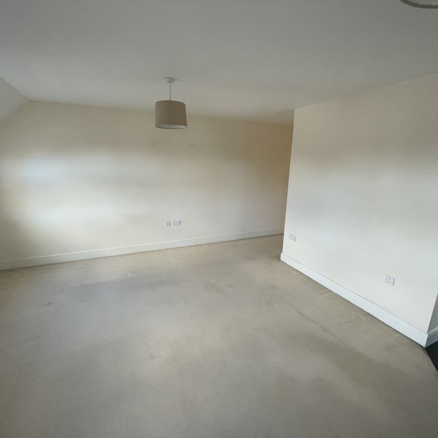 North Road, Woking, Surrey, GU21 5DA - Photo 1