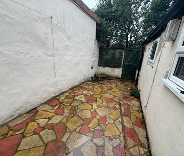 3 bedroom semi-detached house to rent - Photo 6