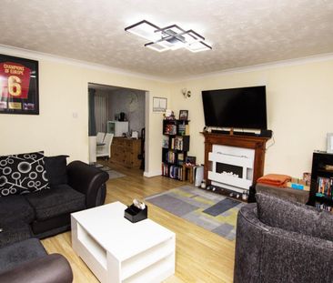 3 bedroom House To Let Total Size: 1012 SQ FT - Photo 1