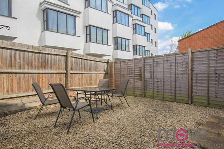 4 bedroom terraced house to rent - Photo 3