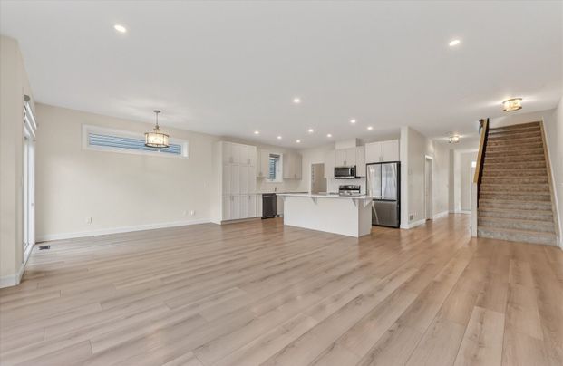 For Lease - 46 Erie Court, Loyalist, Ontario - Photo 1