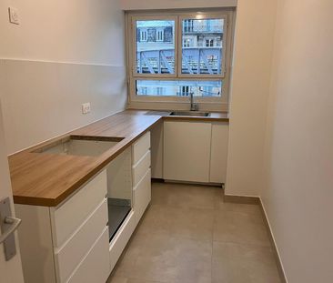 location Appartement T3 DE 76m² À PARIS 15 - Photo 3