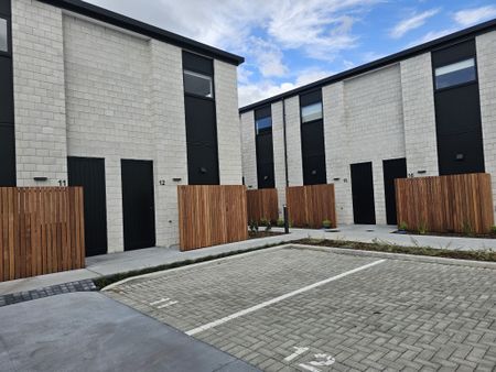 Settle Into Stables - Greerton - Photo 3