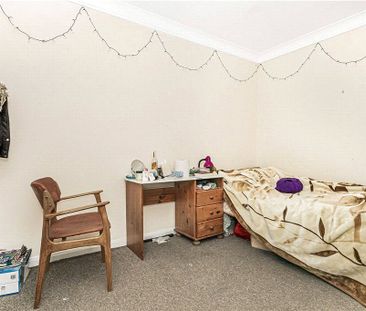 Guildford Park Avenue, Guildford, Surrey, GU2 7NN - Photo 4