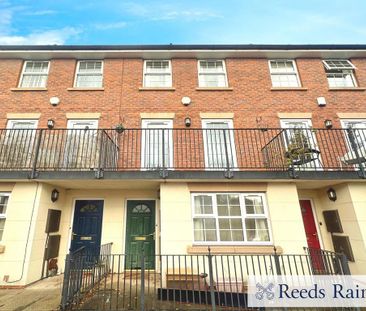 4 bedroom terraced house to rent - Photo 2