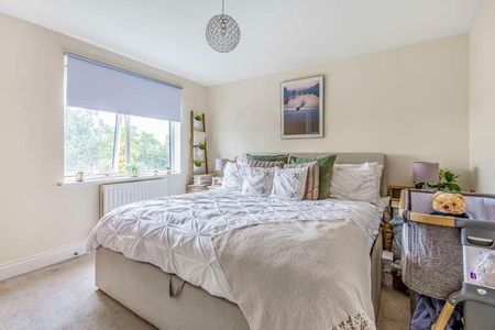 Burnt Ash Hill, Lee, London, SE12 - Photo 2