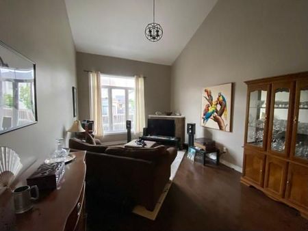 For Lease - 304 GREY SEAL Circle, Blossom Park - Airport and Area, Ontario - Photo 2