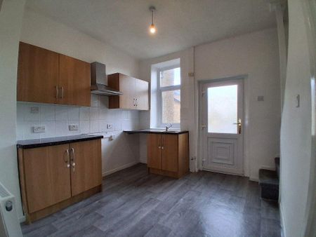 2 bedroom terraced house to rent - Photo 5