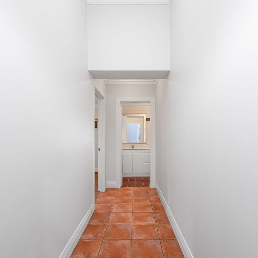 Location Location Location &commat; &dollar;760 Per Week - Photo 1