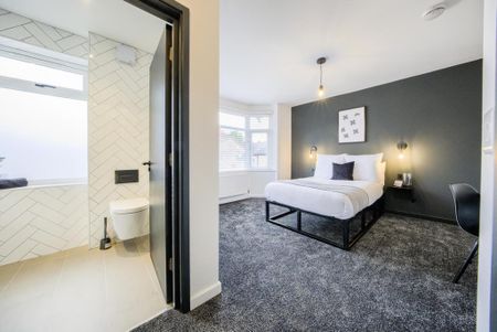 4 bedroom terraced house to rent - Photo 5