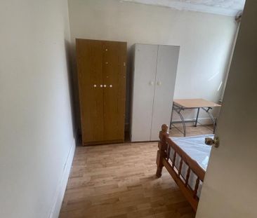 2 bedroom maisonette to rent - Photo 3