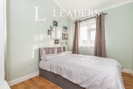 1 bedroom apartment to rent Grovehill Road, Redhill, RH1 - Photo 2