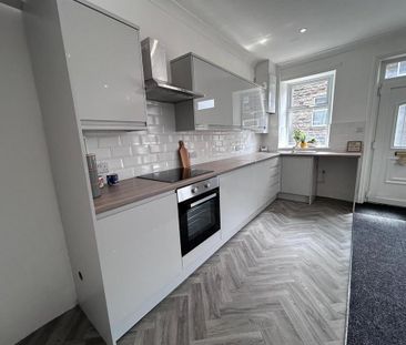 2 bedroom end of terrace house to rent - Photo 6