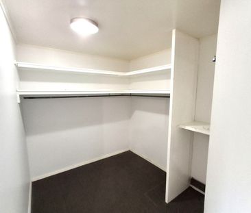 Spacious Hataitai Flat For Rent - Photo 6