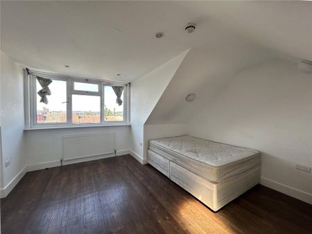 3 bedroom apartment to rent - Photo 4