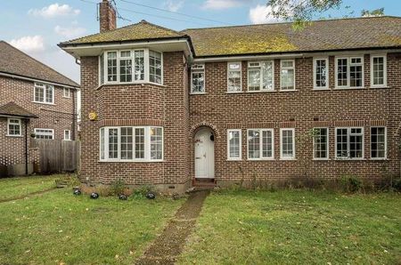 Springfield Close, Stanmore, HA7 - Photo 2