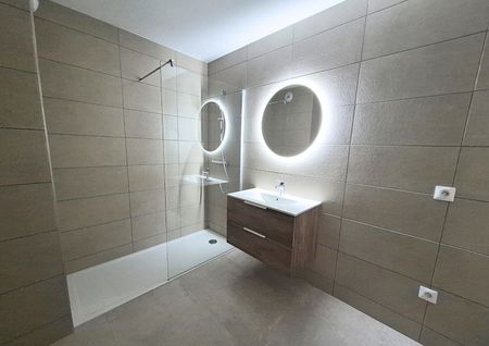 Location Appartement 3 pièces 66m² - Photo 3