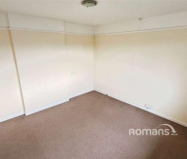 Cherry Tree Close, Farnham, Surrey, GU9 - Photo 4