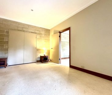 One Bedroom Flat With All Utilities Included - Photo 3