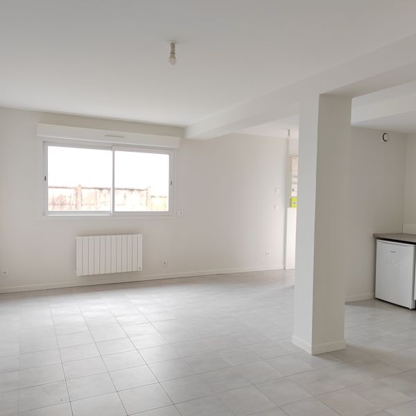 Location Appartement 1 pièce 31m² FLEURY LES AUBRAIS 45400 - Photo 1