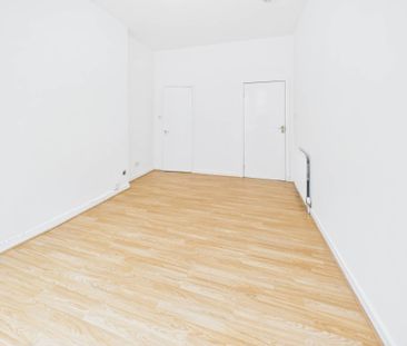 Price £995 pcm - Available Now - Unfurnished - Photo 4