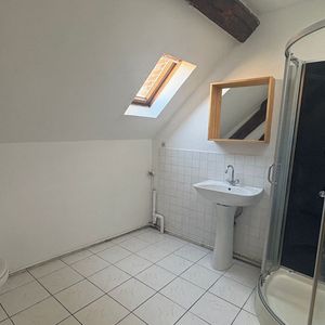Location Appartement 2 pièces 48m² JOIGNY 89300 - Photo 2