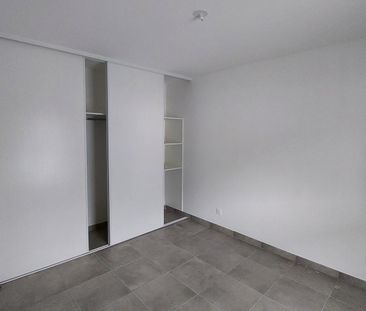 location Appartement T2 DE 43.76m² À CLUSES - Photo 3