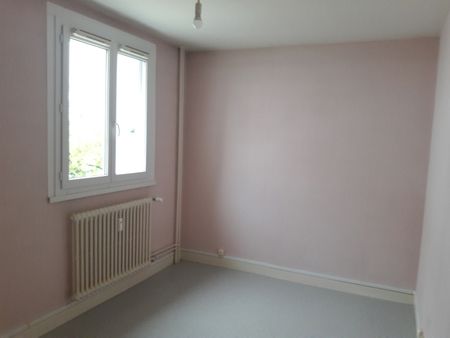 T4 de 68 m² - 42 avenue marechal joffre Châtillon-sur-Seine - Photo 3