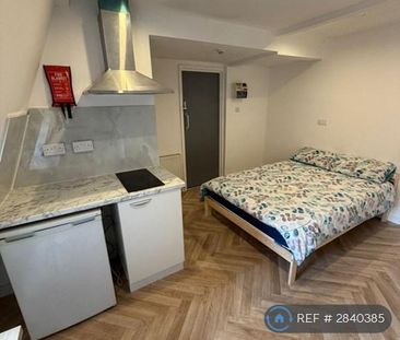 Studio to rent - Photo 6